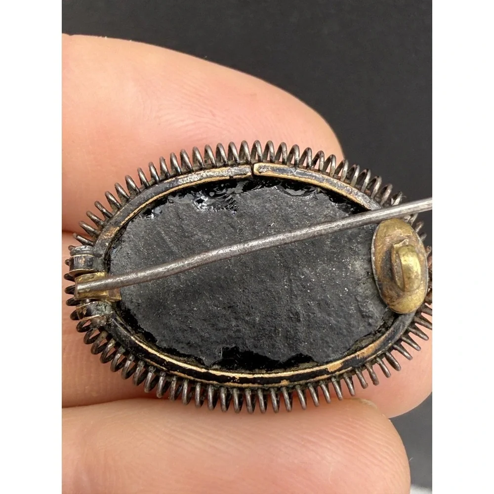 Vintage Victorian Black Mourning‎ Brooch OLD Gutta Percha?